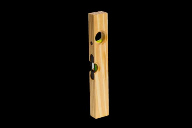 Nivel De Madera C/Cantonera De 30 CM.